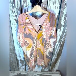 Karlie Floral 70’s V-neck Top Size Medium NWT- See details